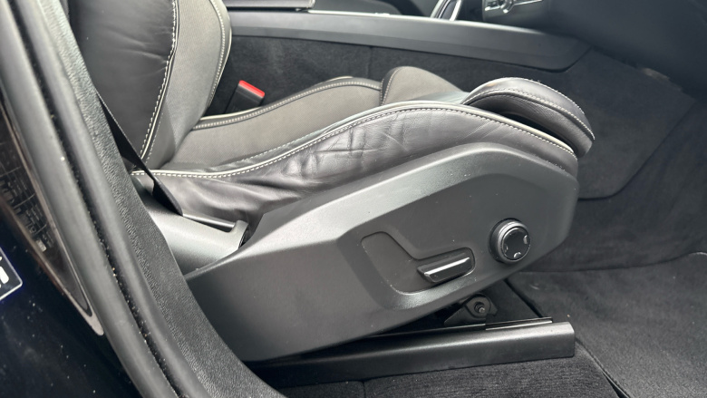 Volvo Xc60 2.0 B4D R DESIGN 5dr AWD Geartronic Diesel Estate